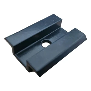 PV middenklem laag L50 zwart gelakt